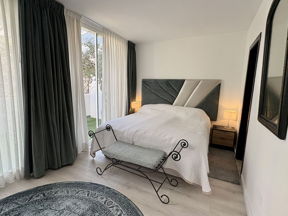 2 Bed Apartment for sale in La Quinta Costa Del Sol, Málaga, Spain