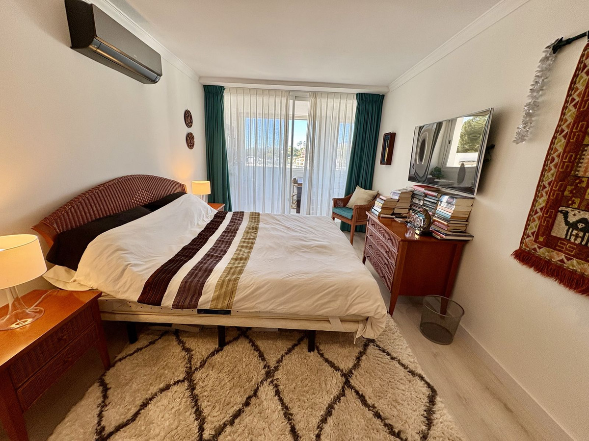 2 Bed Apartment for sale in La Quinta Costa Del Sol, Málaga, Spain