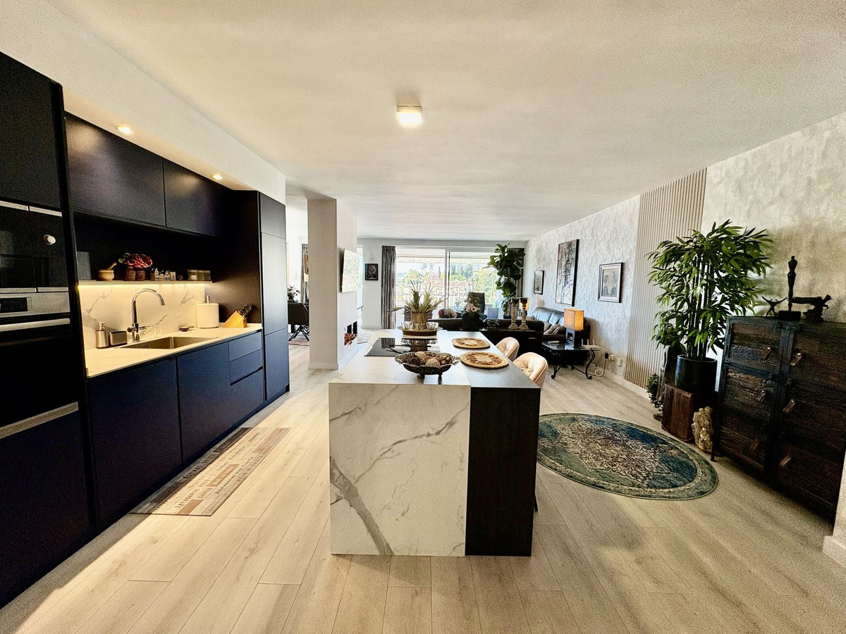 2 Bed Apartment for sale in La Quinta Costa Del Sol, Málaga, Spain
