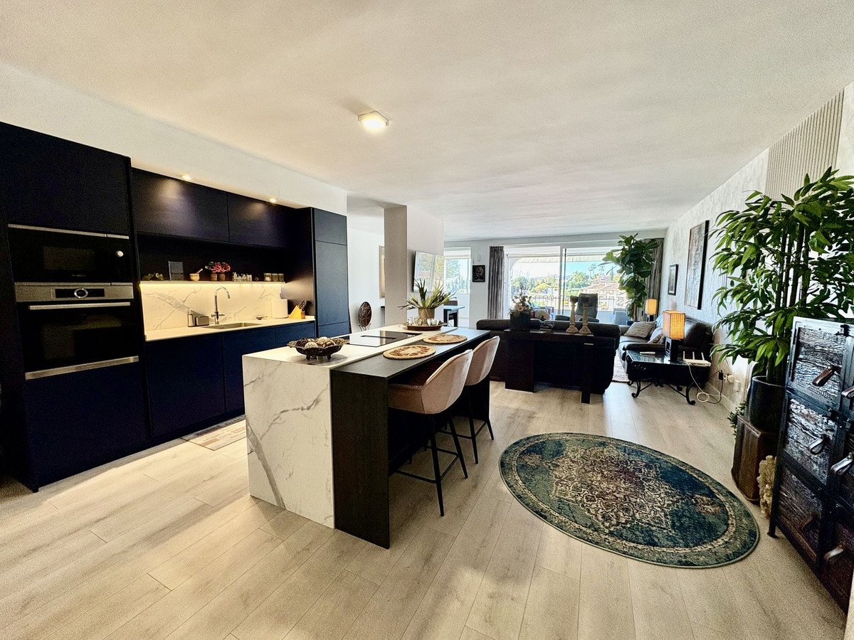 2 Bed Apartment for sale in La Quinta Costa Del Sol, Málaga, Spain