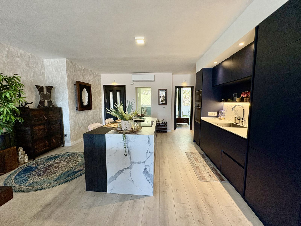 2 Bed Apartment for sale in La Quinta Costa Del Sol, Málaga, Spain