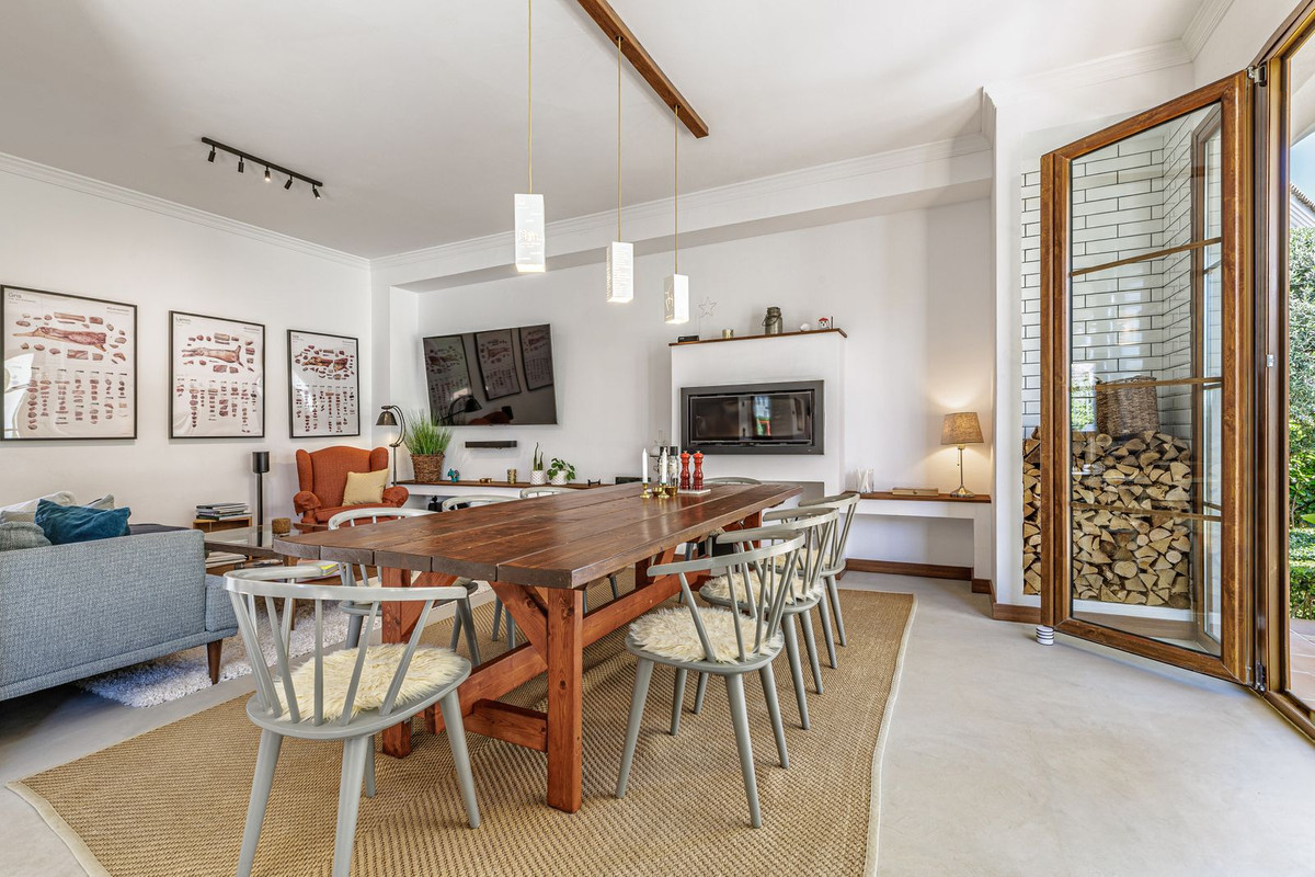 4 Bed Townhouse for sale in Selwo Costa Del Sol, Málaga, Spain