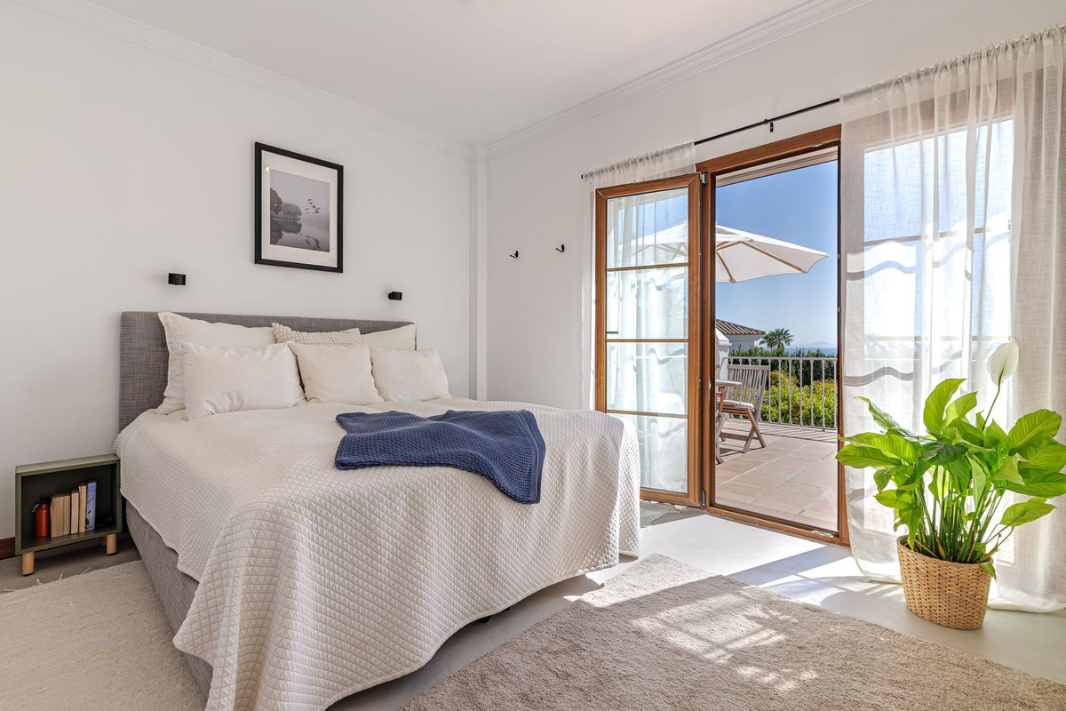 4 Bed Townhouse for sale in Selwo Costa Del Sol, Málaga, Spain