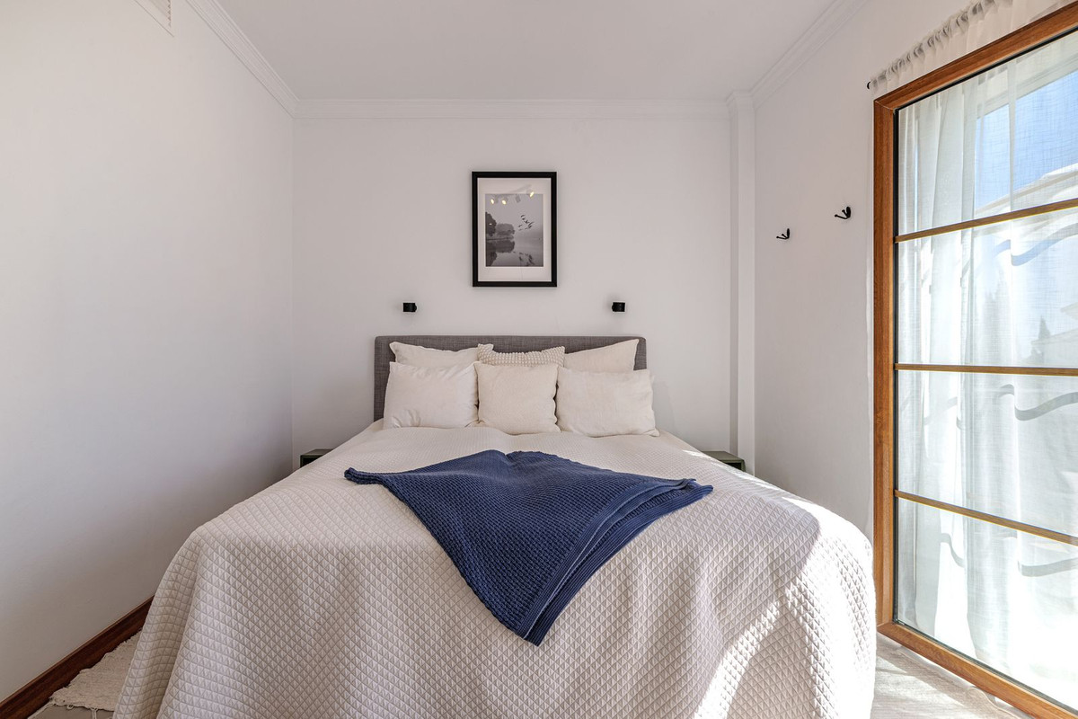 4 Bed Townhouse for sale in Selwo Costa Del Sol, Málaga, Spain