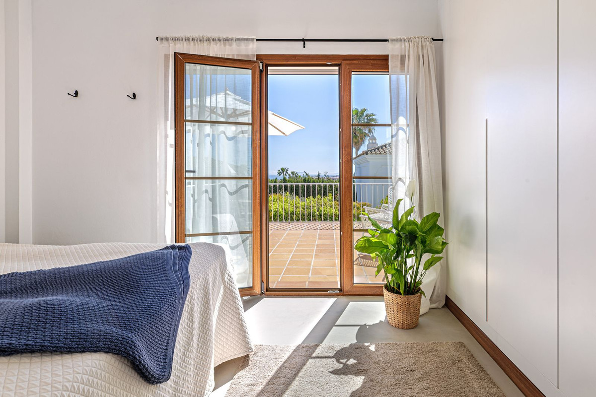 4 Bed Townhouse for sale in Selwo Costa Del Sol, Málaga, Spain