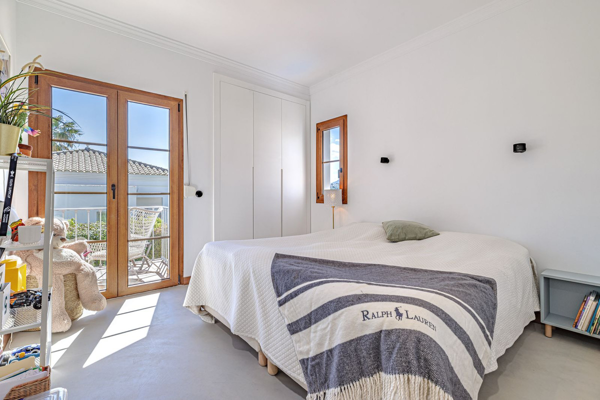 4 Bed Townhouse for sale in Selwo Costa Del Sol, Málaga, Spain