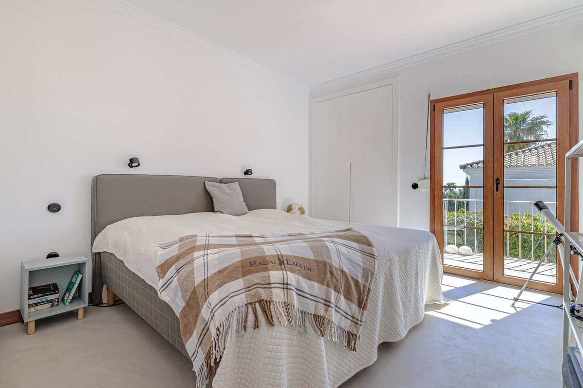 4 Bed Townhouse for sale in Selwo Costa Del Sol, Málaga, Spain