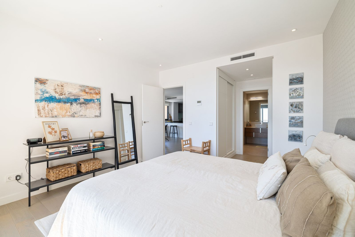2 Bed Apartment for sale in Benahavís Costa Del Sol, Málaga, Spain