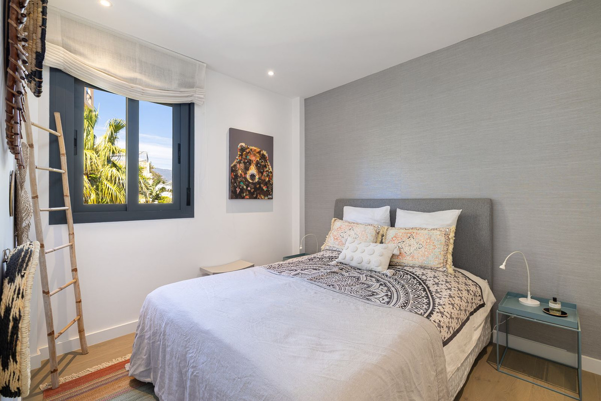 2 Bed Apartment for sale in Benahavís Costa Del Sol, Málaga, Spain