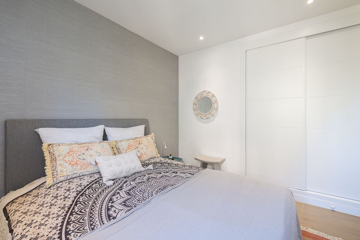 2 Bed Apartment for sale in Benahavís Costa Del Sol, Málaga, Spain
