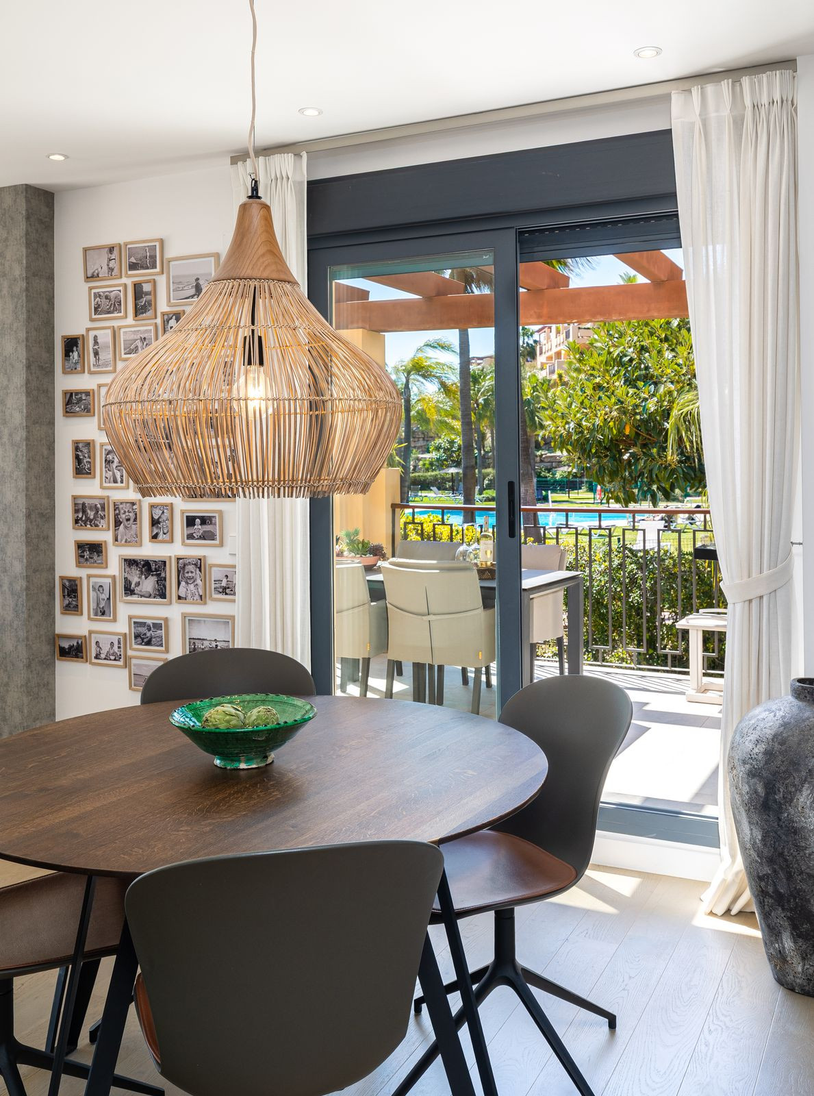 2 Bed Apartment for sale in Benahavís Costa Del Sol, Málaga, Spain