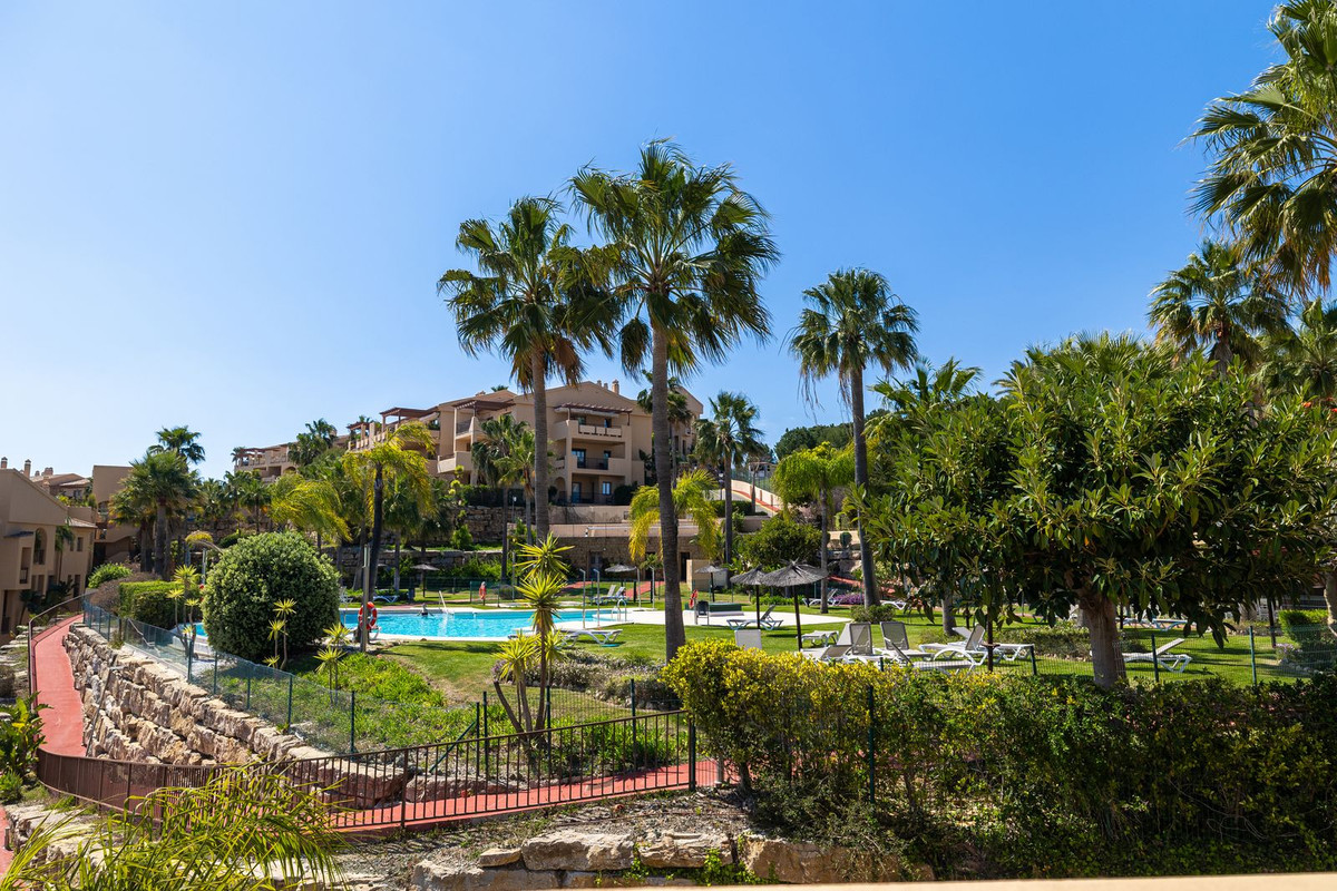 2 Bed Apartment for sale in Benahavís Costa Del Sol, Málaga, Spain
