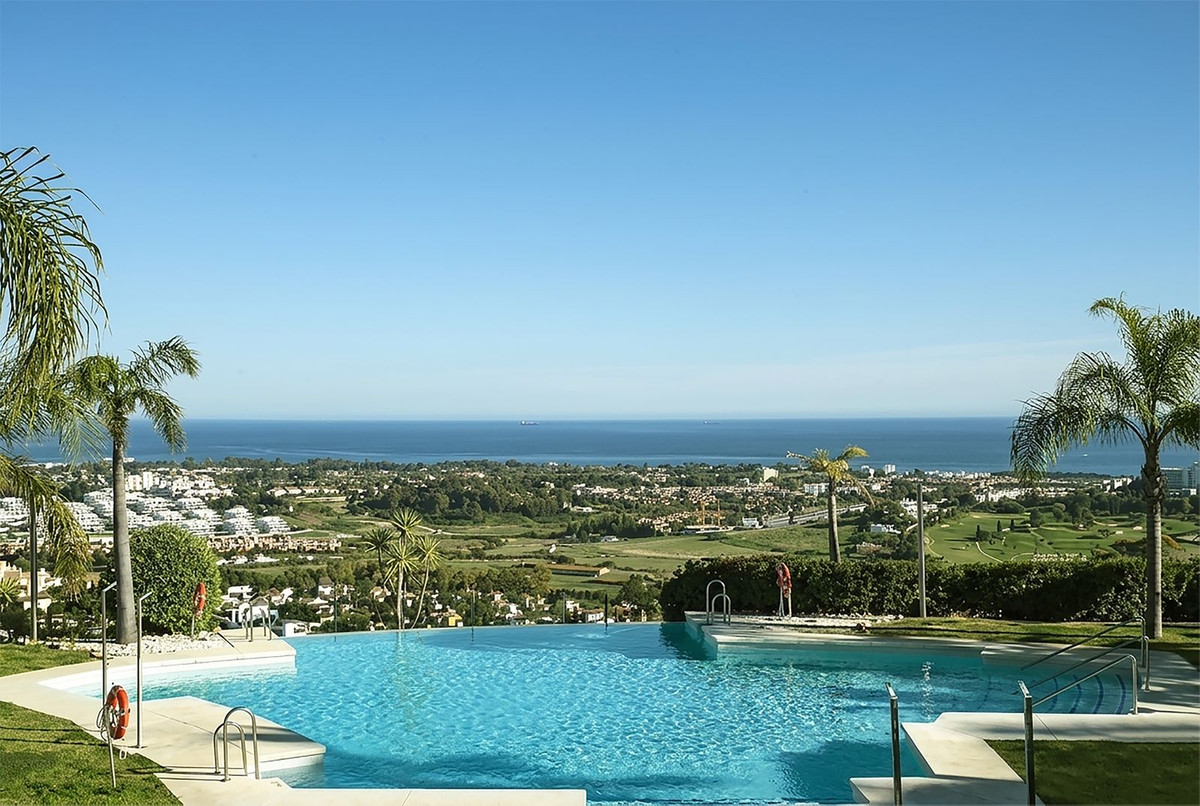 2 Bed Apartment for sale in Benahavís Costa Del Sol, Málaga, Spain