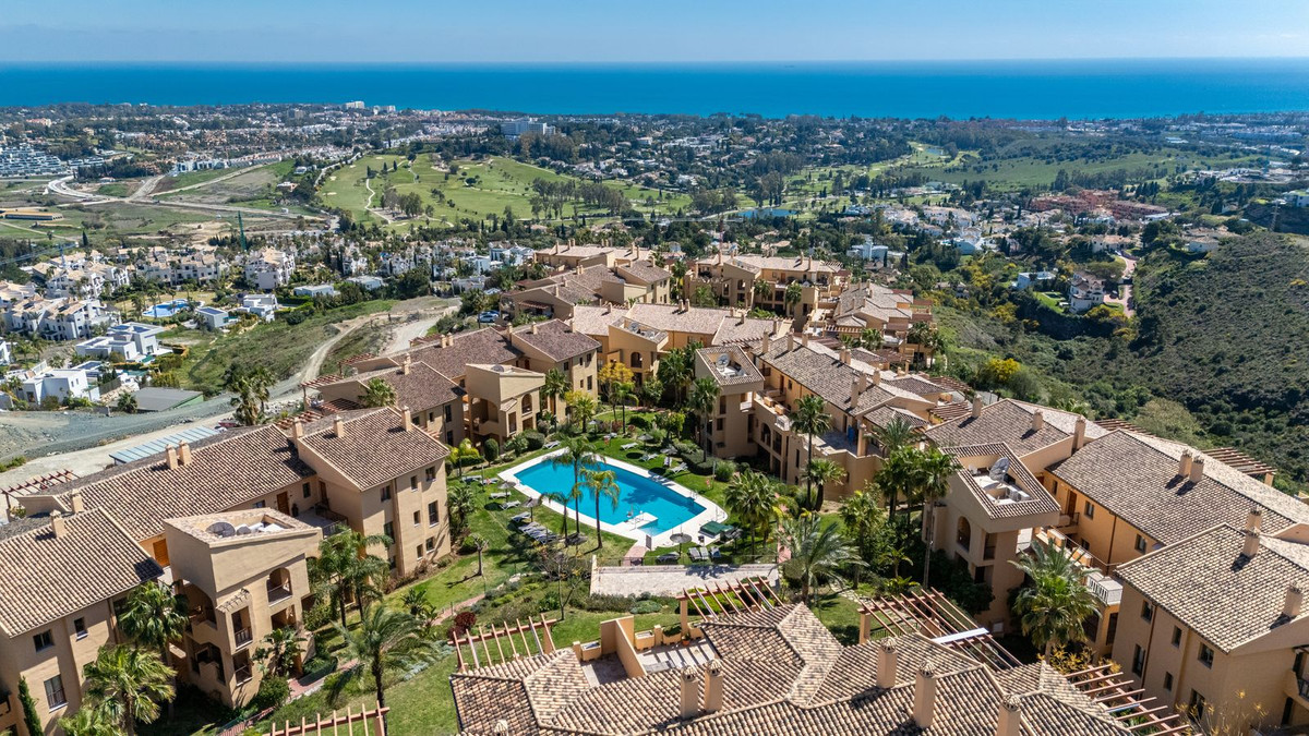 2 Bed Apartment for sale in Benahavís Costa Del Sol, Málaga, Spain