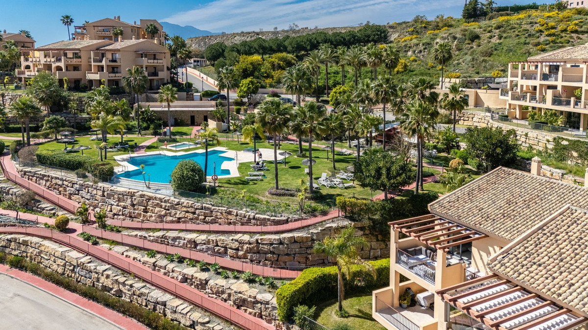 2 Bed Apartment for sale in Benahavís Costa Del Sol, Málaga, Spain