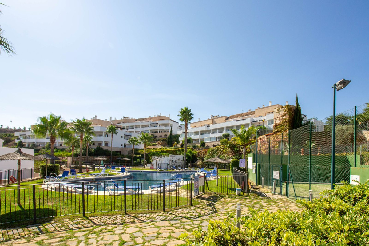 Se vende Apartamento Planta Baja de 3 dormitorios en Costa Del Sol, Cadiz, España