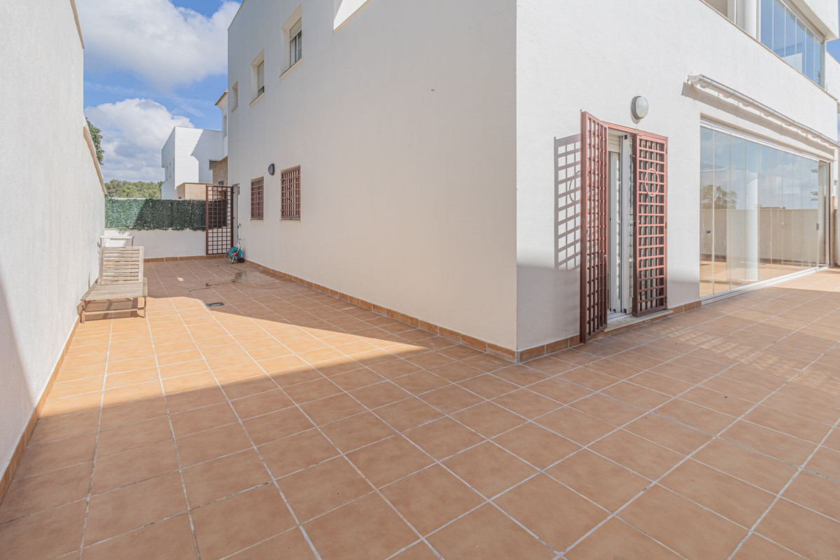 Se vende Apartamento Planta Baja de 3 dormitorios en Costa Del Sol, Cadiz, España