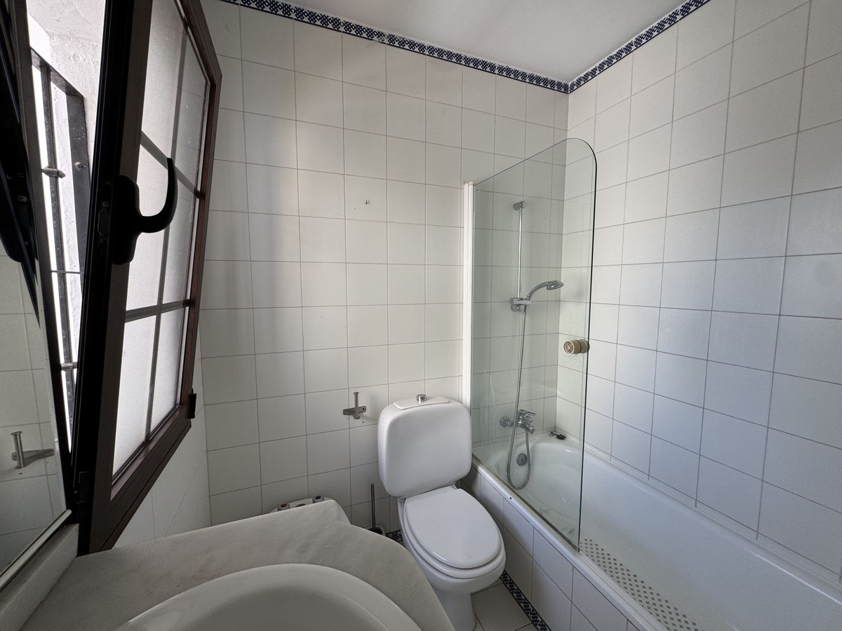 Se vende Adosada de 7 dormitorios en Costa Del Sol, Málaga, España