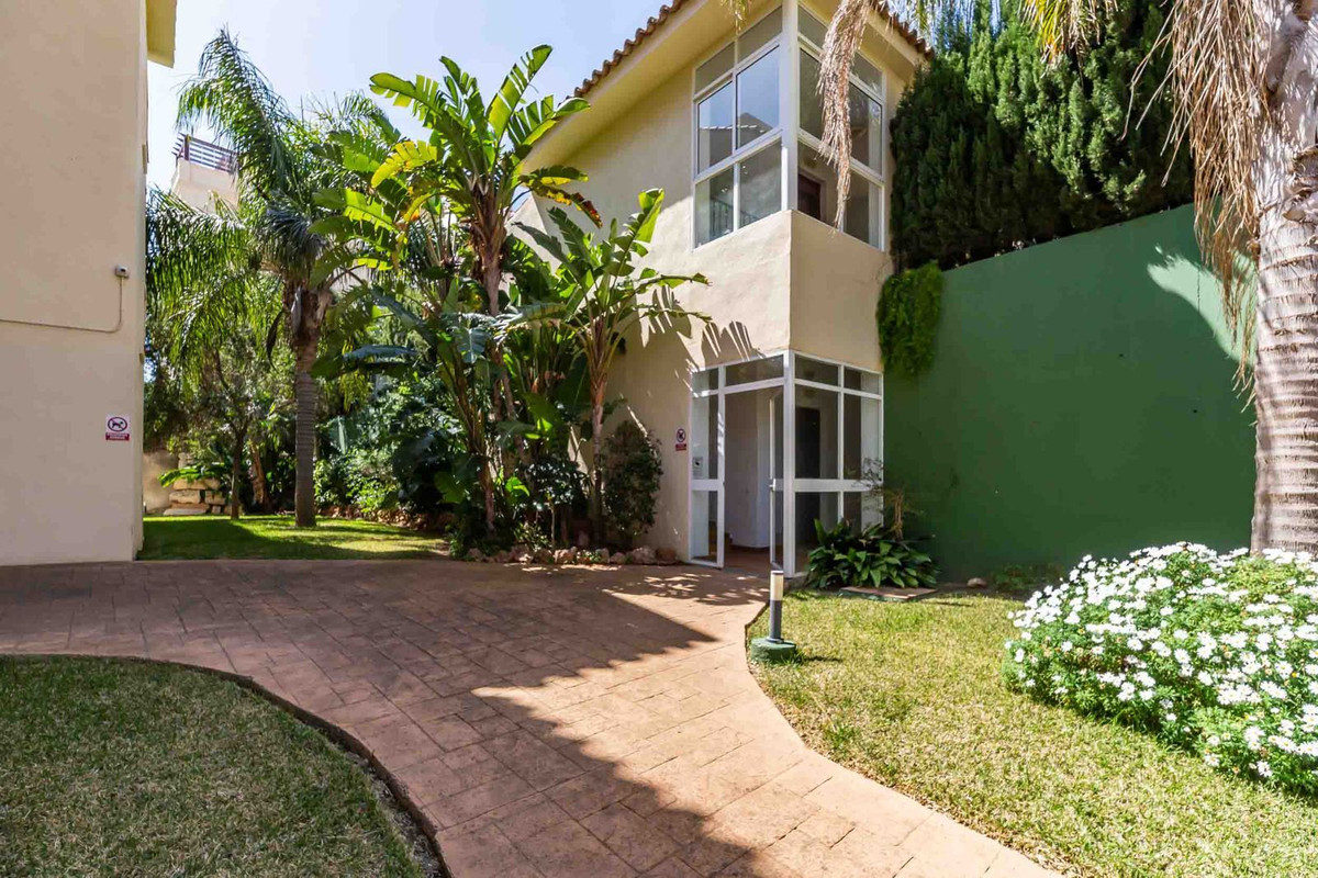 3 Bed Apartment for sale in Mijas Costa Del Sol, Málaga, Spain