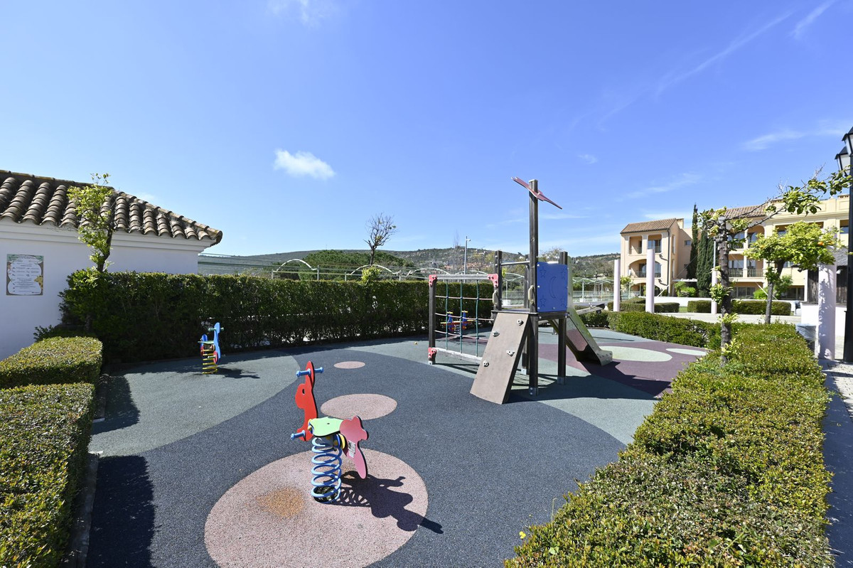Se vende Apartamento Planta Media de 2 dormitorios en Costa Del Sol, Málaga, España