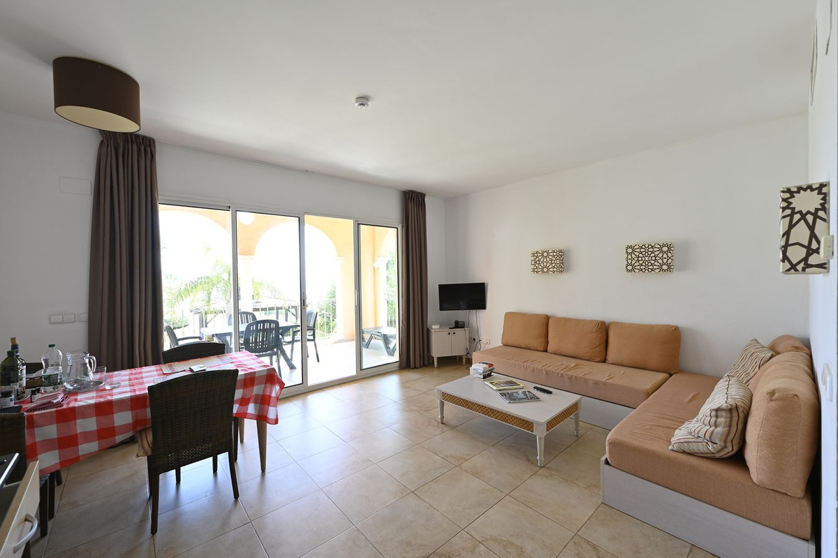 Se vende Apartamento Planta Media de 2 dormitorios en Costa Del Sol, Málaga, España