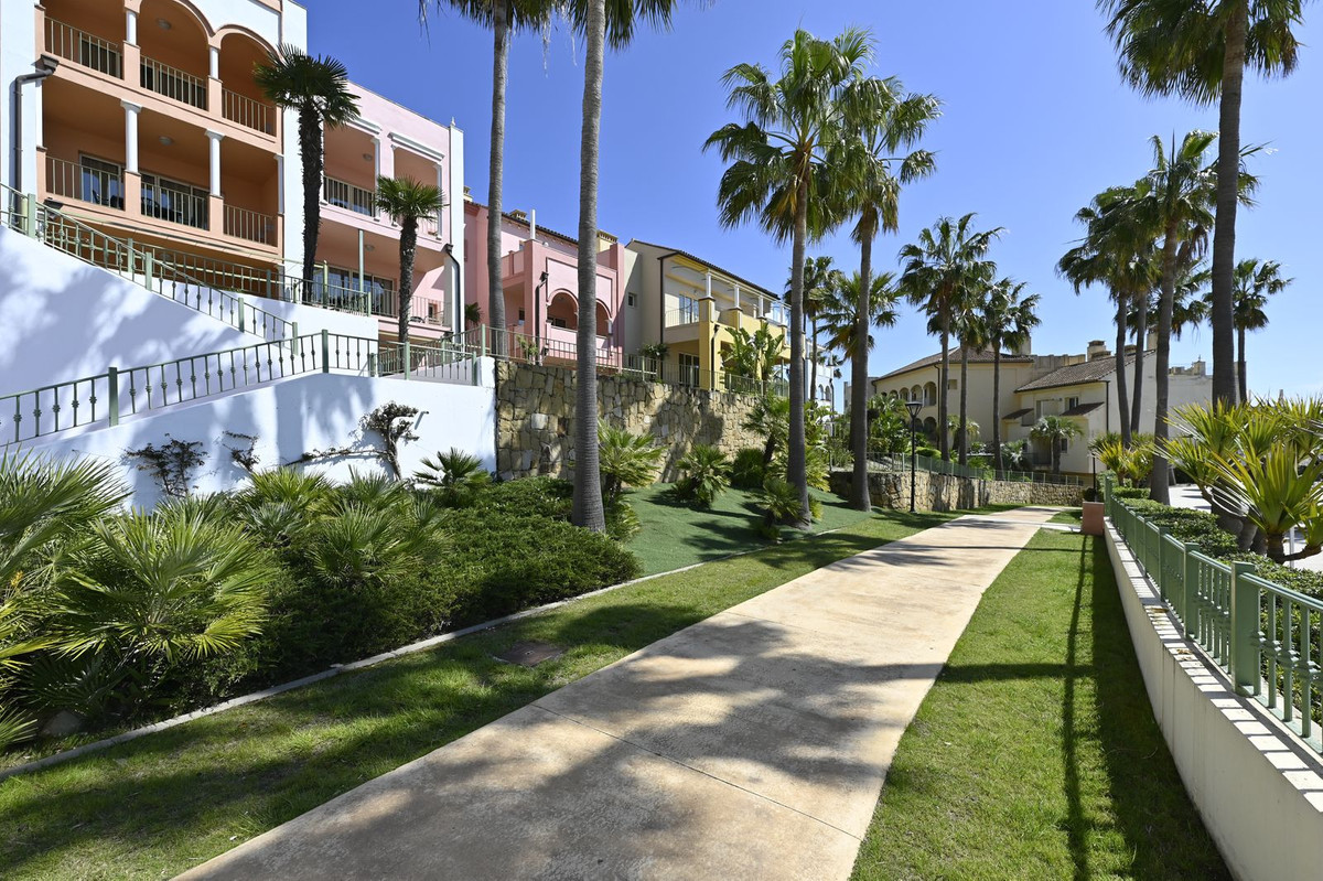 Se vende Apartamento Planta Media de 2 dormitorios en Costa Del Sol, Málaga, España