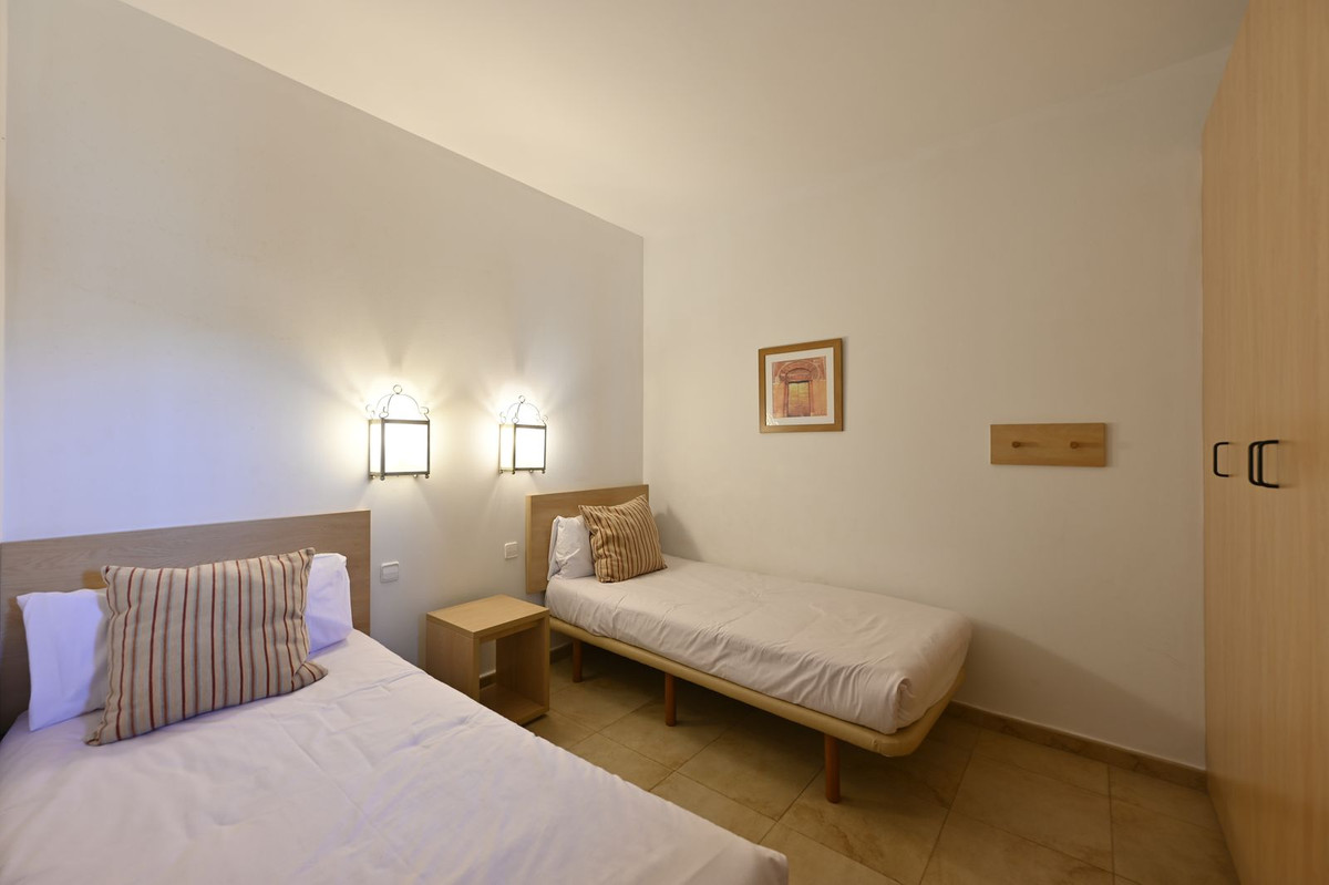 Se vende Apartamento Planta Media de 2 dormitorios en Costa Del Sol, Málaga, España