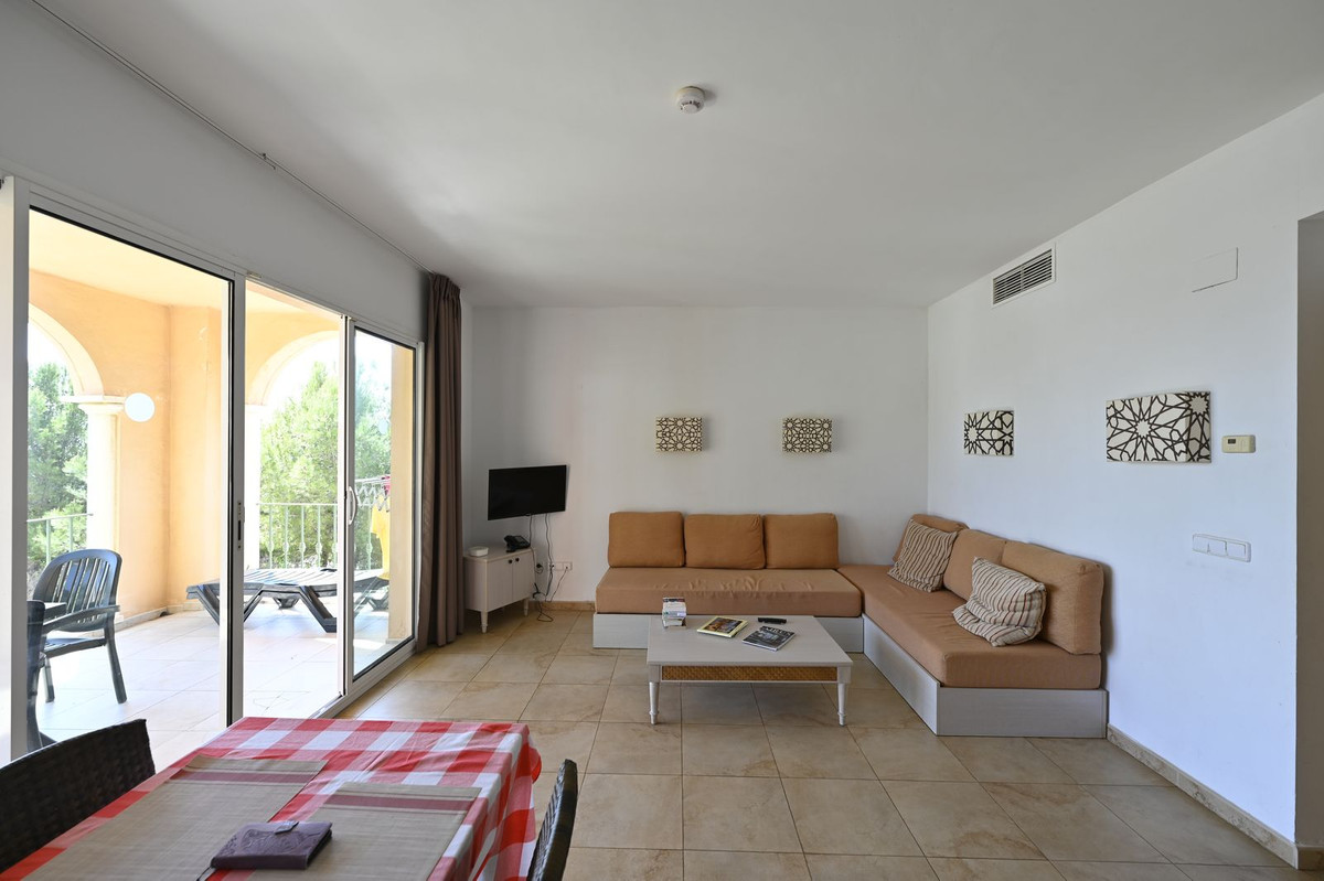 Se vende Apartamento Planta Media de 2 dormitorios en Costa Del Sol, Málaga, España