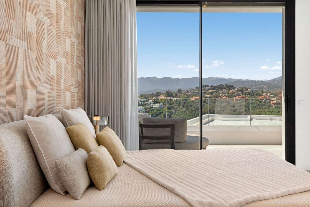 3 Bed Apartment for sale in Cabopino Costa Del Sol, Málaga, Spain
