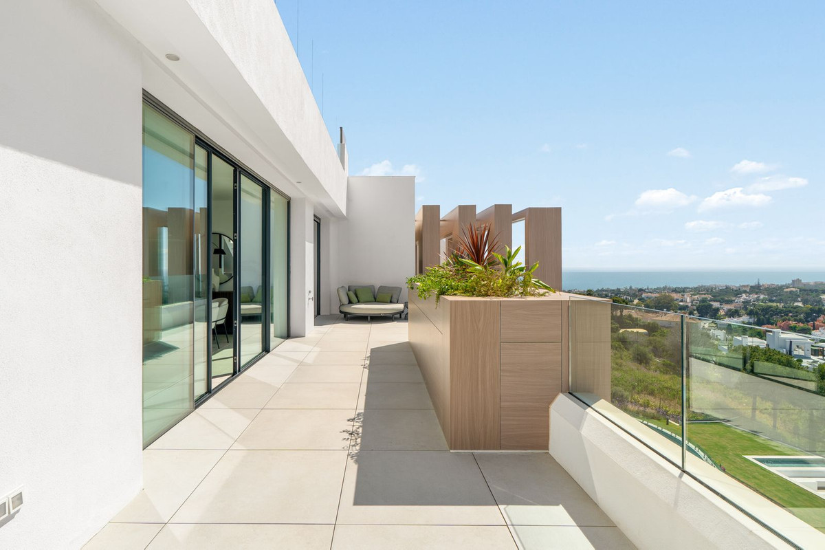 3 Bed Apartment for sale in Cabopino Costa Del Sol, Málaga, Spain
