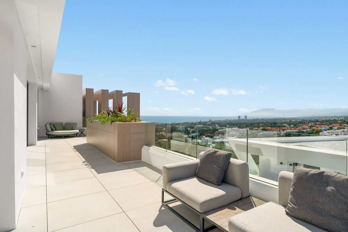 3 Bed Apartment for sale in Cabopino Costa Del Sol, Málaga, Spain