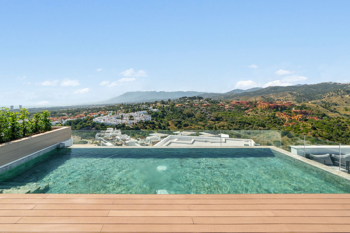 3 Bed Apartment for sale in Cabopino Costa Del Sol, Málaga, Spain