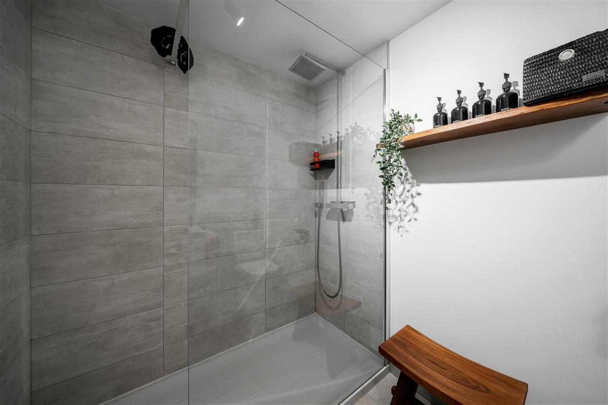 2 Bed Apartment for sale in Manilva Costa Del Sol, Málaga, Spain