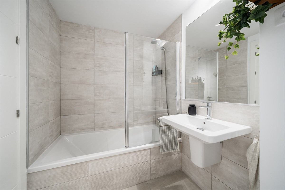 2 Bed Apartment for sale in Manilva Costa Del Sol, Málaga, Spain