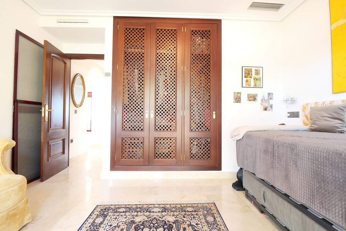 2 Bed Apartment for sale in La Mairena Costa Del Sol, Málaga, Spain
