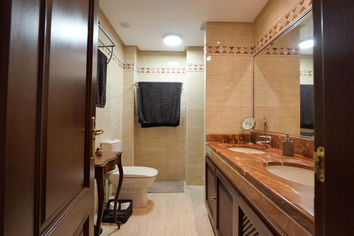2 Bed Apartment for sale in La Mairena Costa Del Sol, Málaga, Spain