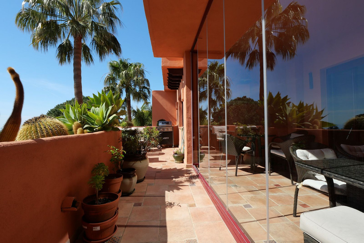 2 Bed Apartment for sale in La Mairena Costa Del Sol, Málaga, Spain