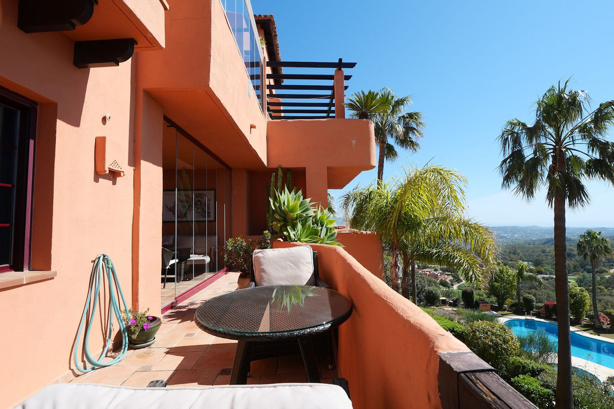 2 Bed Apartment for sale in La Mairena Costa Del Sol, Málaga, Spain