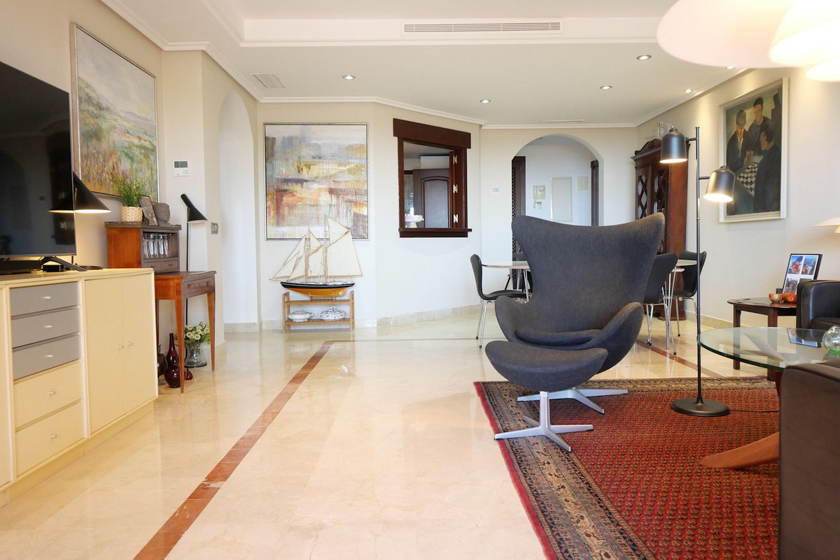 2 Bed Apartment for sale in La Mairena Costa Del Sol, Málaga, Spain