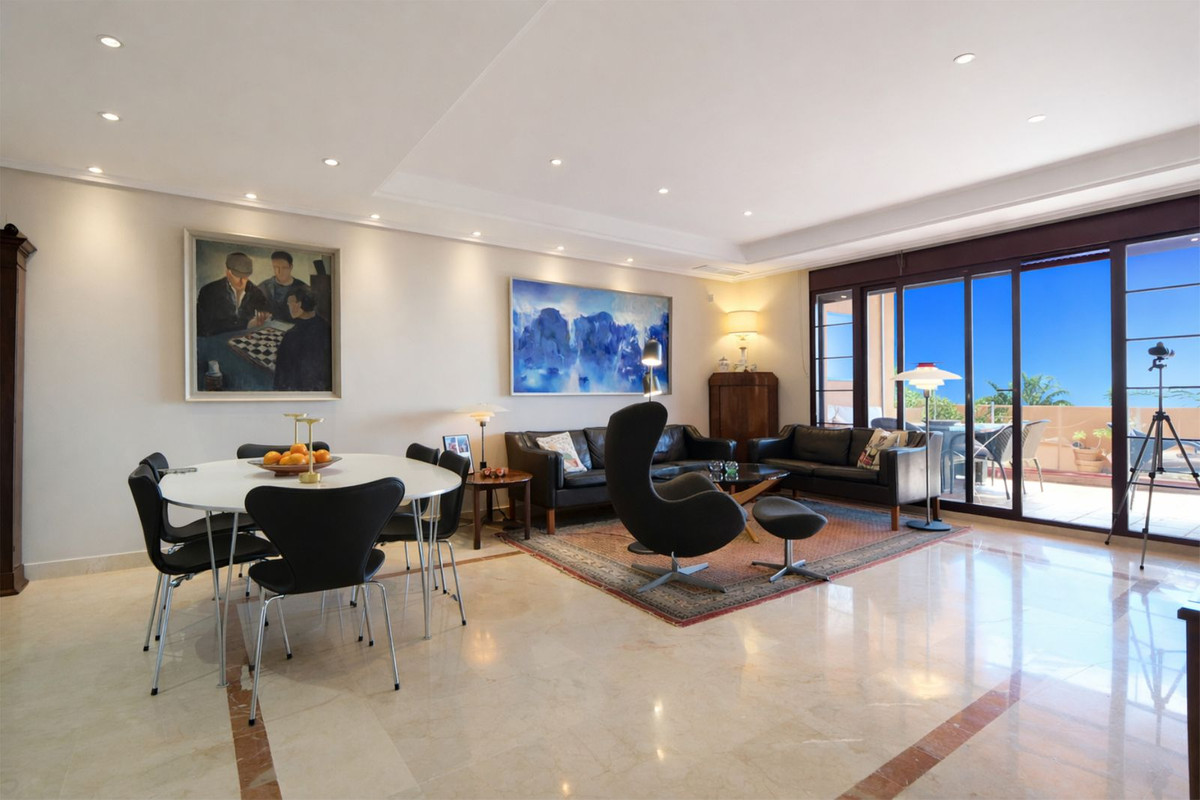 2 Bed Apartment for sale in La Mairena Costa Del Sol, Málaga, Spain