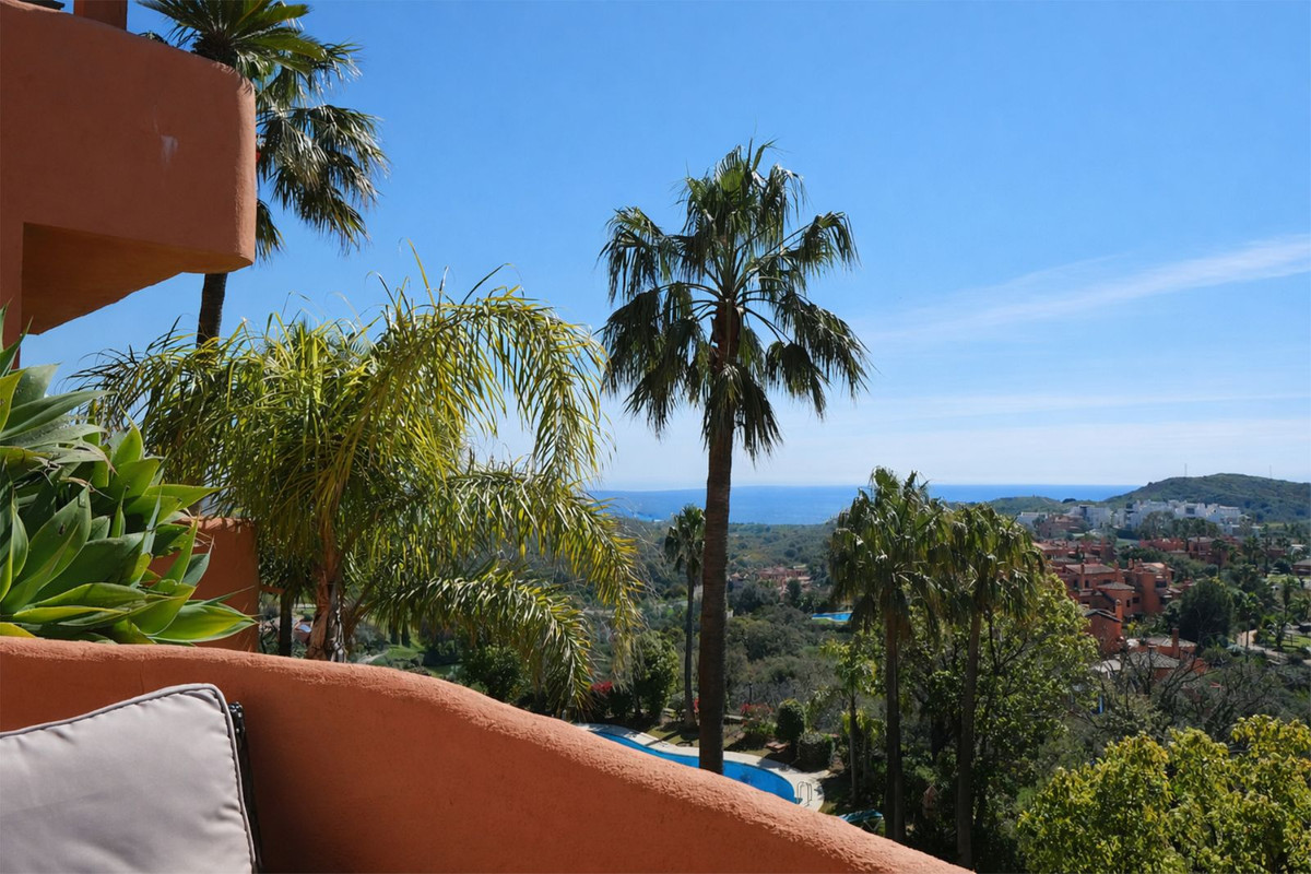 2 Bed Apartment for sale in La Mairena Costa Del Sol, Málaga, Spain