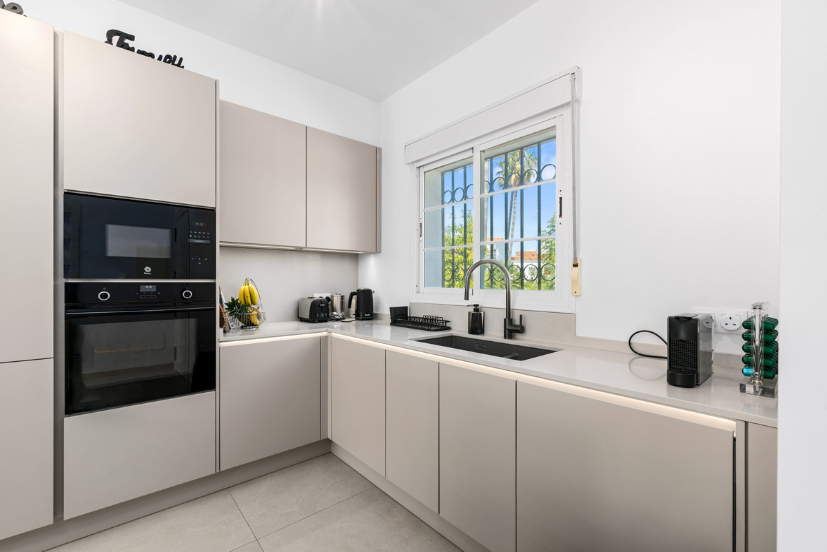 4 Bed Townhouse for sale in Bel Air Costa Del Sol, Málaga, Spain