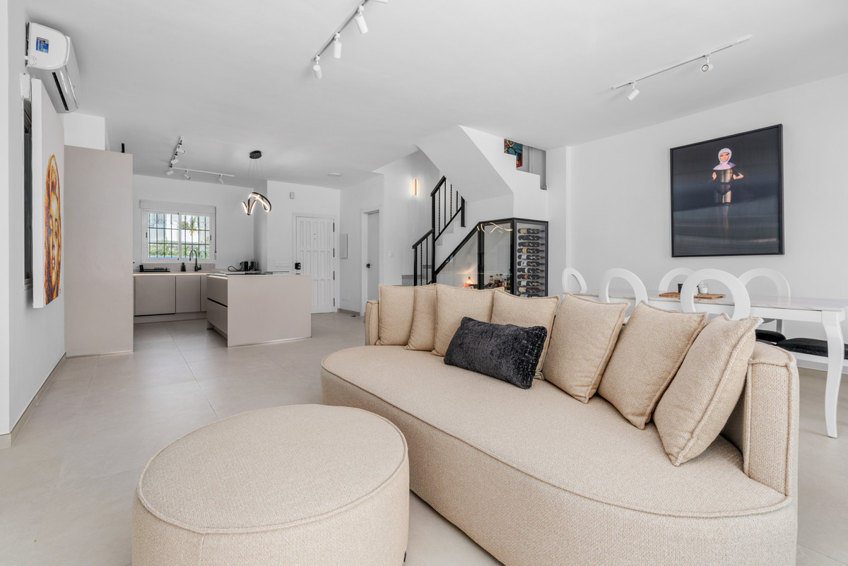 4 Bed Townhouse for sale in Bel Air Costa Del Sol, Málaga, Spain