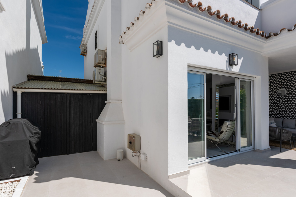 4 Bed Townhouse for sale in Bel Air Costa Del Sol, Málaga, Spain