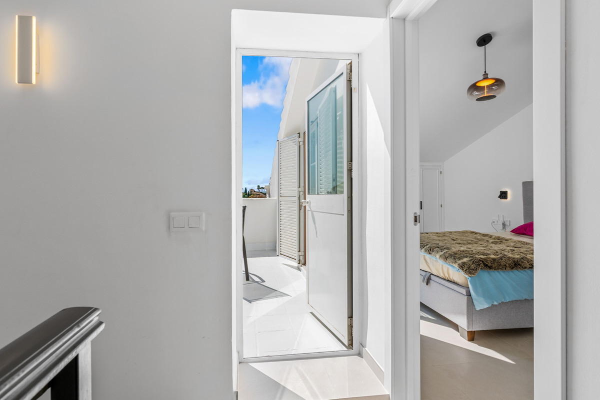 4 Bed Townhouse for sale in Bel Air Costa Del Sol, Málaga, Spain