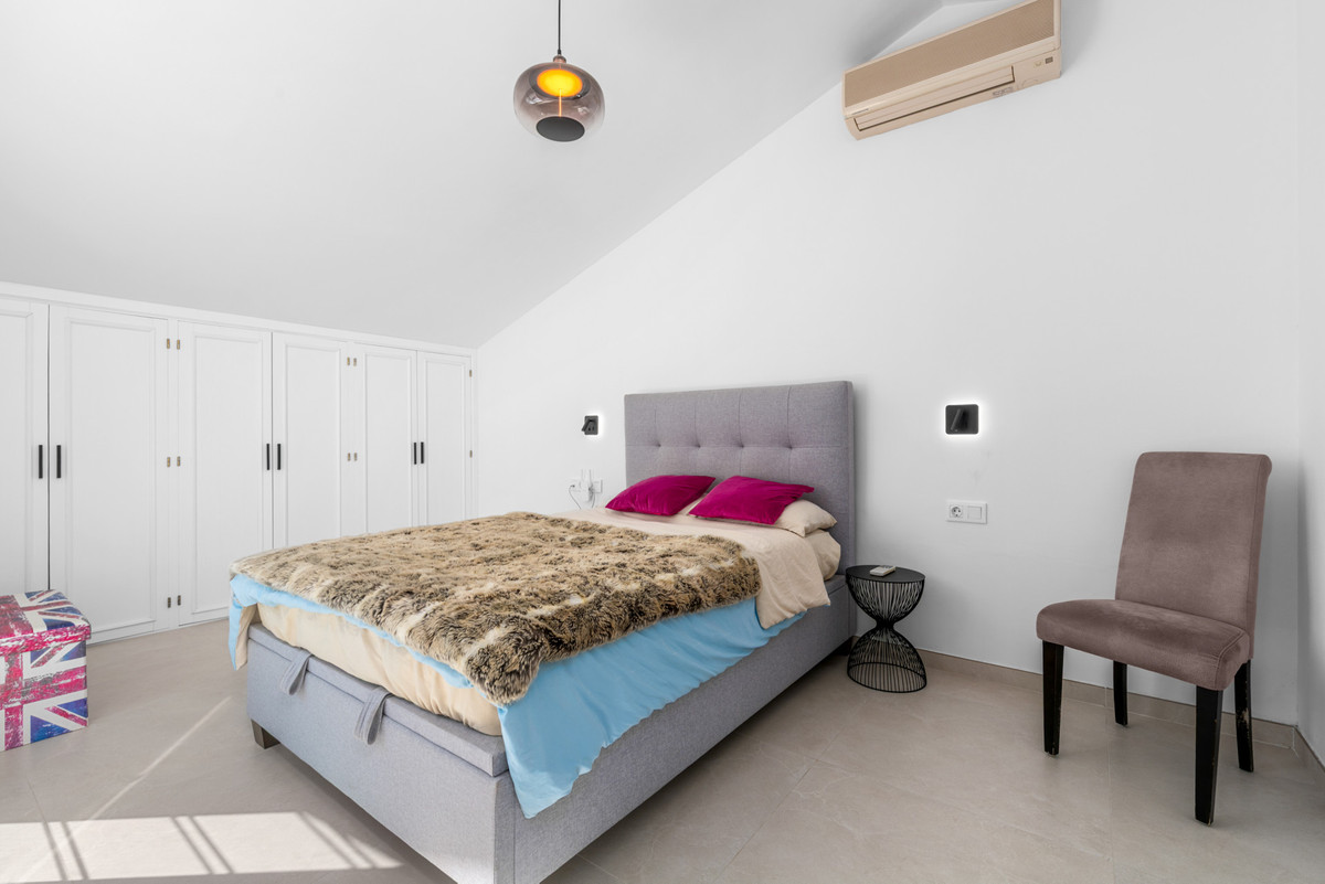 4 Bed Townhouse for sale in Bel Air Costa Del Sol, Málaga, Spain