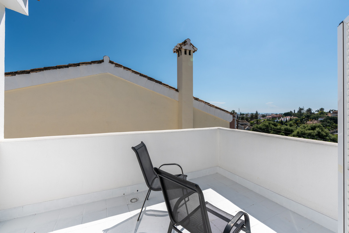 4 Bed Townhouse for sale in Bel Air Costa Del Sol, Málaga, Spain