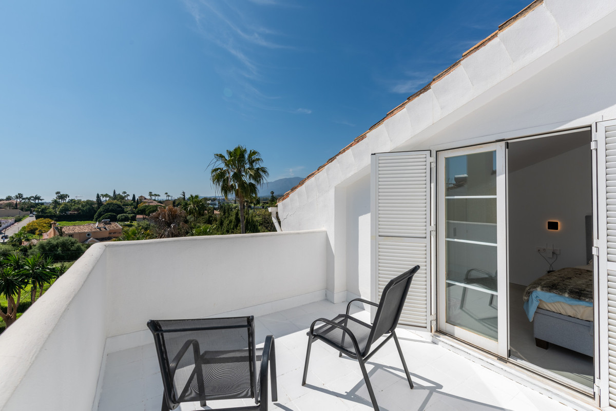 4 Bed Townhouse for sale in Bel Air Costa Del Sol, Málaga, Spain