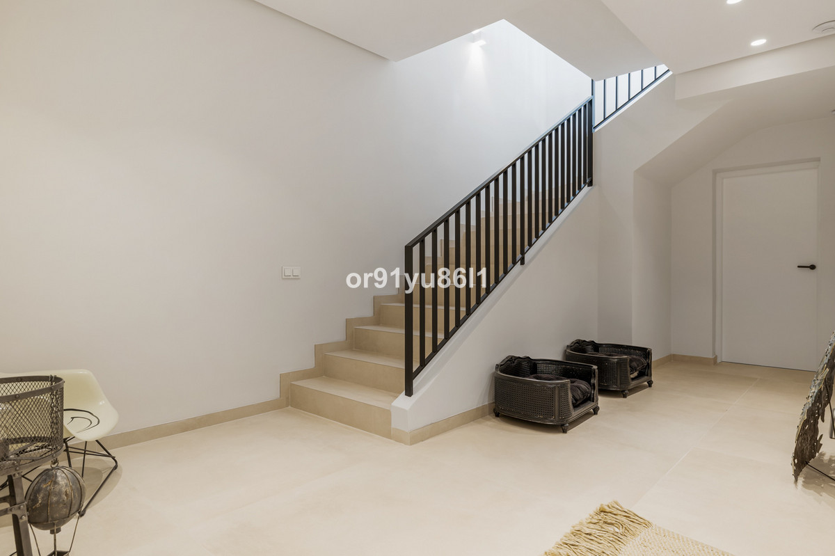 Se vende Villa - Chalet de 4 dormitorios en Costa Del Sol, Málaga, España