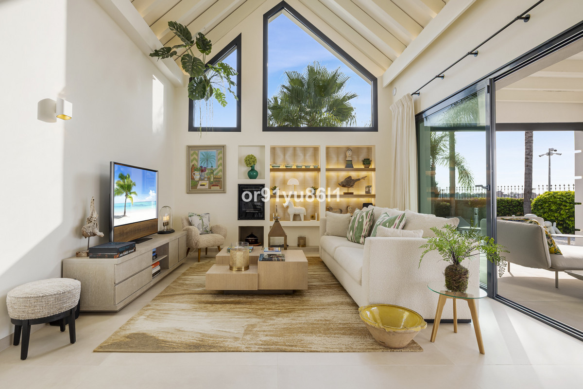 Se vende Villa - Chalet de 4 dormitorios en Costa Del Sol, Málaga, España